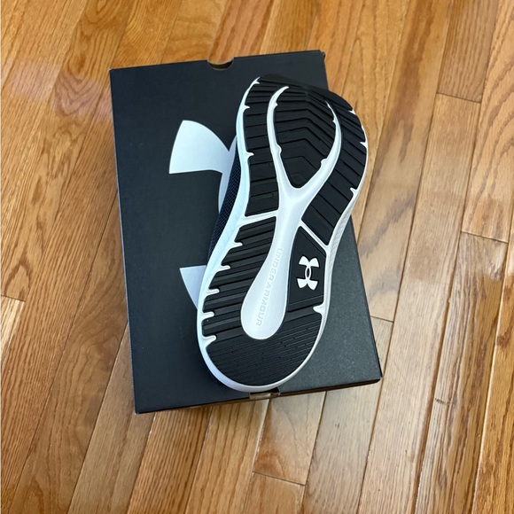 Under Armor Women’s Brand New Size 11 Sneakers - Picture 3 of 8